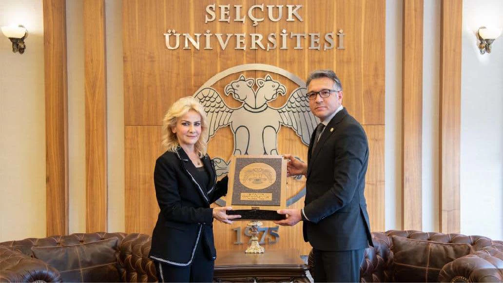 ‘Ömür Dediğin’ programı sunucusu Doymuş, Selçuk Üniversitesinde!